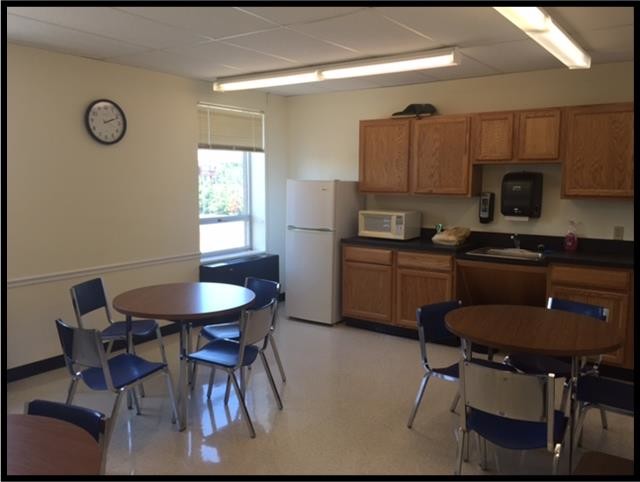 More Photos Of 30-32 N Russell Rd, Albany Office For Lease