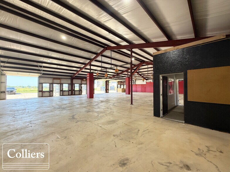More Photos Of 1400 SW Susana St, Bentonville Office For Lease