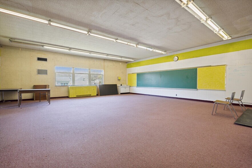 More Photos Of 502 Claremont St, Buchanan Schools For Sale