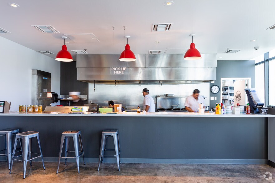 More Photos Of 8000 Marina Blvd, Brisbane Office For Lease