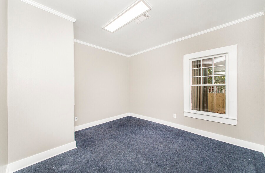 More Photos Of 302 Louisiana Ave, Bogalusa Office For Lease