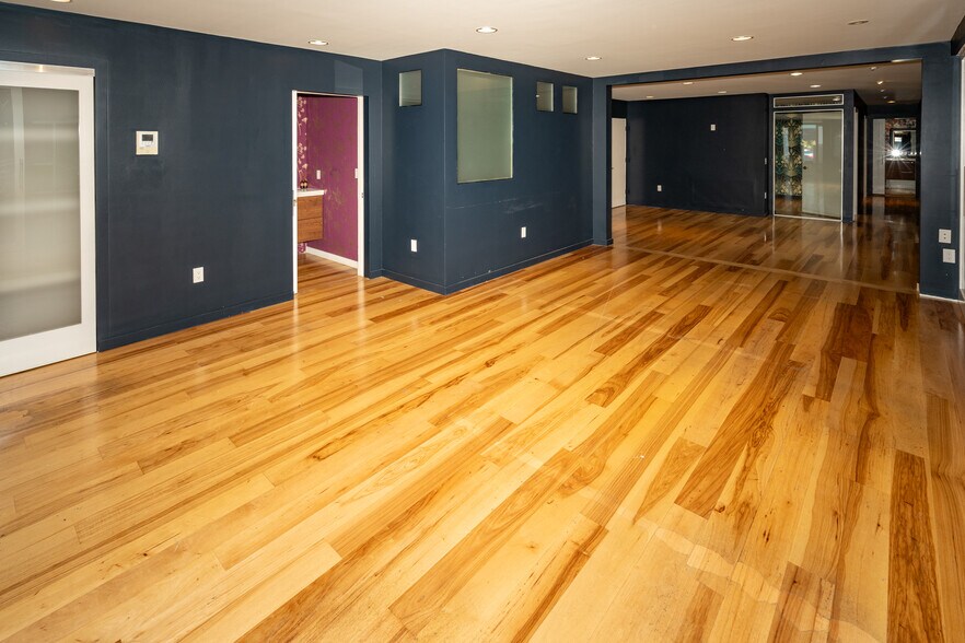 More Photos Of 335 S Van Ness Ave, San Francisco Flex For Lease