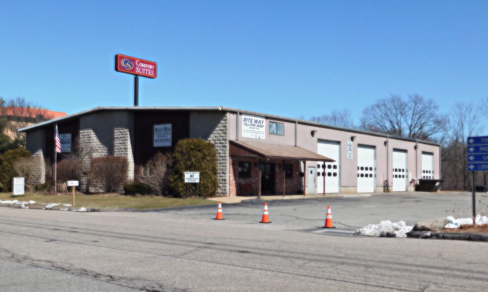 More Photos Of 267 Otrobando Ave, Norwich Light Distribution For Sale