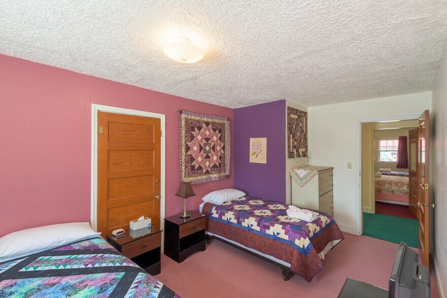 More Photos Of 21 E Pine, Pinedale General Retail For Sale