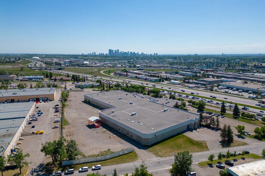 More Photos Of 5550 Skyline Way NE, Calgary Warehouse For Sale
