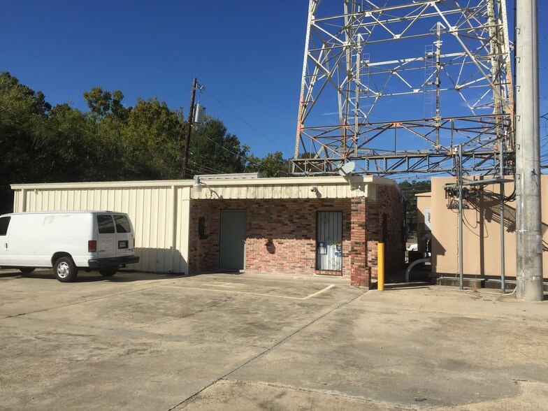 More Photos Of 636 Lobdell Ave, Baton Rouge Office For Lease