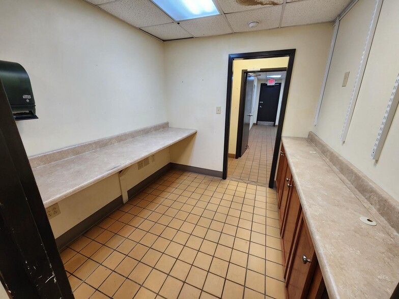 More Photos Of 2802 Regency Blvd, Augusta Auto Repair For Lease