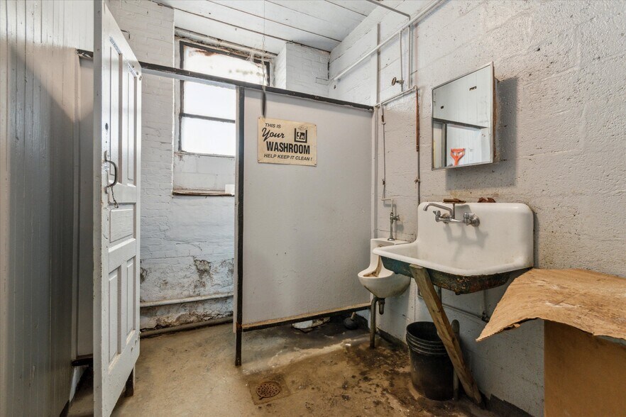 More Photos Of 2103 Wishart st, Philadelphia Warehouse For Sale