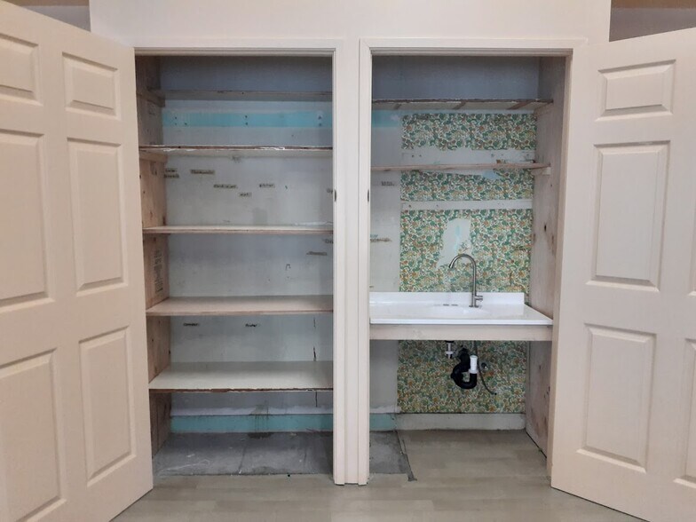 More Photos Of 5840 La Tijera Blvd, Los Angeles Schools For Lease