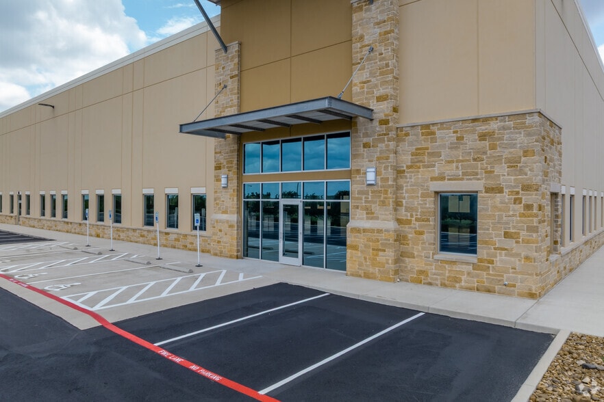 More Photos Of 17280 Green Mountain Rd, San Antonio Unknown For Lease