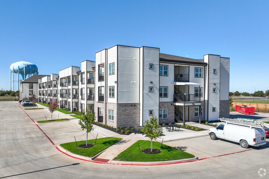 More Photos Of 7149 Trail Lake Dr, Fort Worth Apartments For Sale