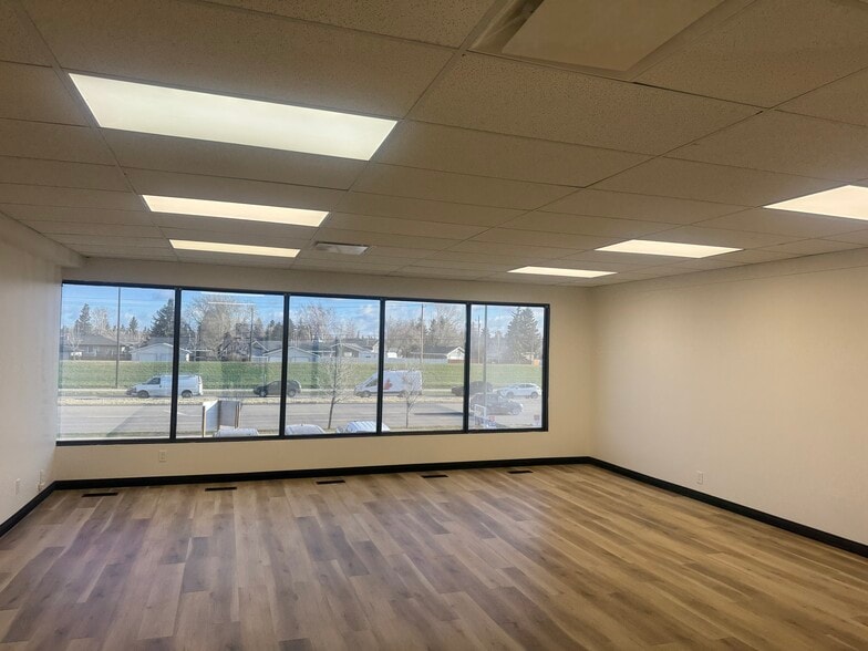 More Photos Of 5701 17th Ave SE, Calgary Showroom For Lease