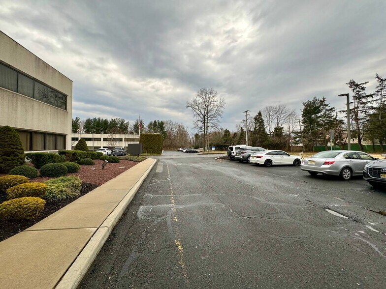 More Photos Of 225 Gordons Corner Rd, Manalapan Township Medical For Lease