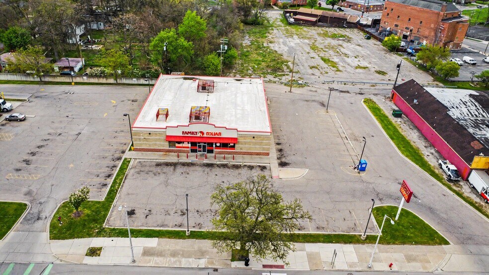 More Photos Of 22200 W Grand River Ave, Detroit Freestanding For Sale