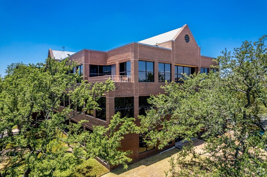 More Photos Of 500 N Loop 1604 E, San Antonio Office For Lease