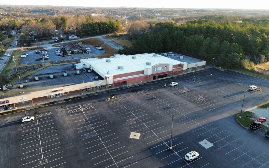 More Photos Of 14152-14166 E Wade Hampton Blvd, Greer Freestanding For Lease