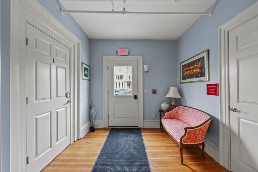 More Photos Of 74 Wendell Ave, Pittsfield Hotel For Sale