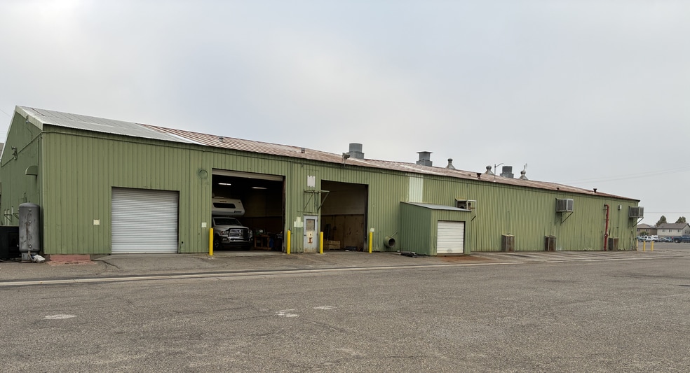 Primary Photo Of 705 E Whitmore Ave, Modesto Manufacturing For Lease