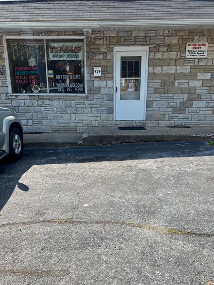Primary Photo Of 939 N Hanover St, Pottstown Storefront For Sale