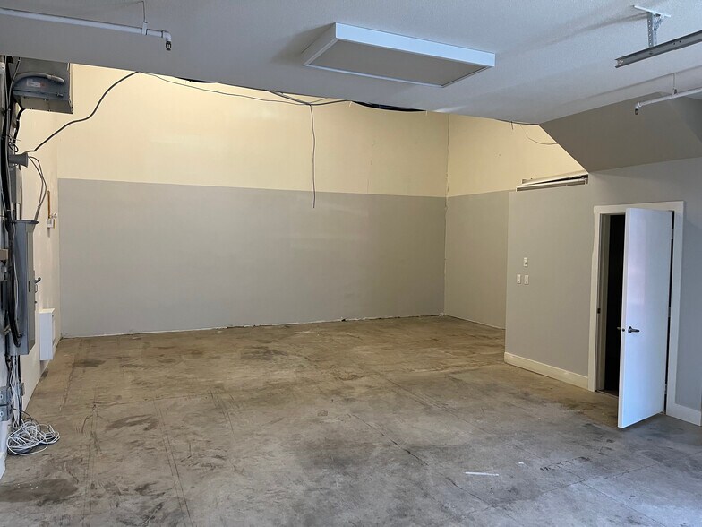 More Photos Of 628 E Kent Ave S, Vancouver Warehouse For Sale