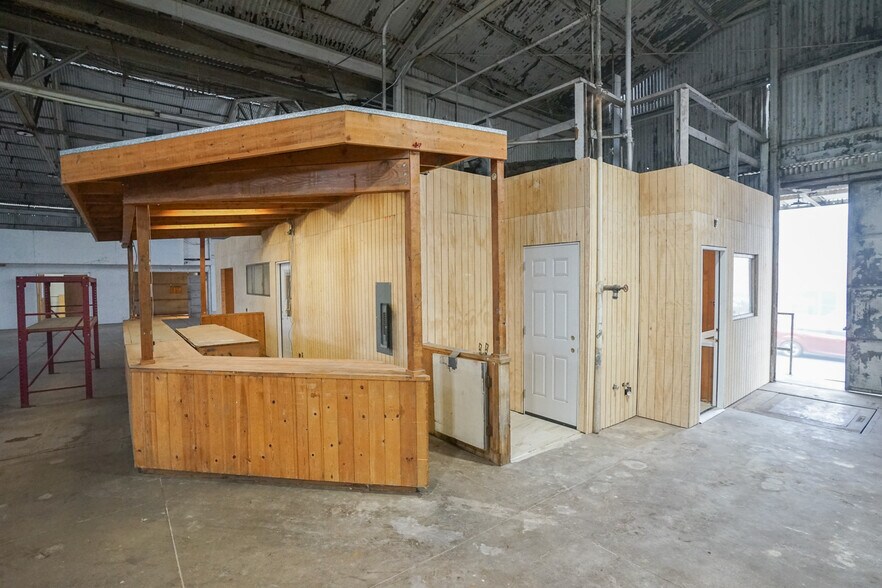 More Photos Of 121 N Gateway Dr, Madera Freestanding For Sale