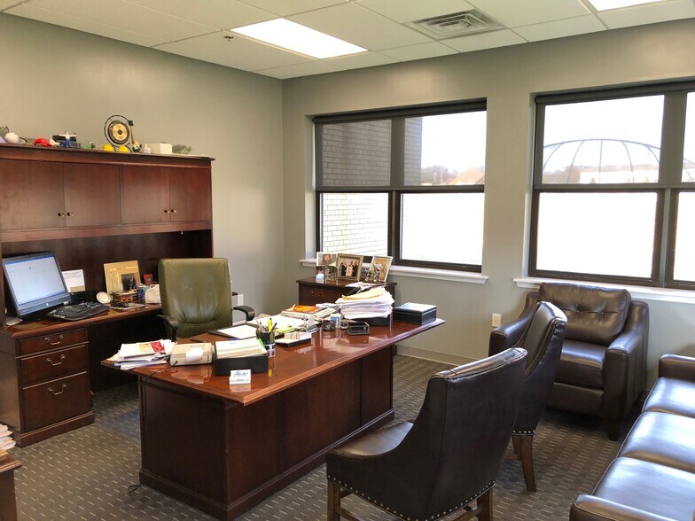 More Photos Of 1112 Lousons Rd, Union Township Warehouse For Lease