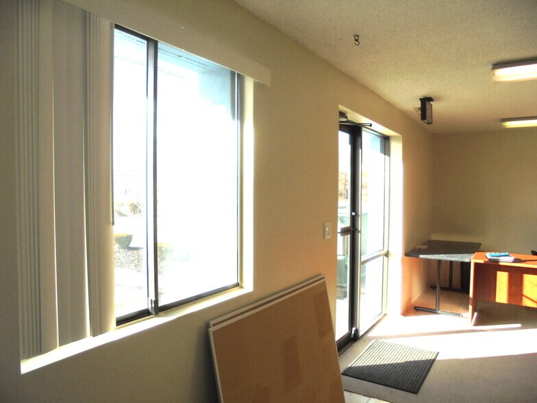 More Photos Of 256 Main St, East Windsor Research And Development For Sale