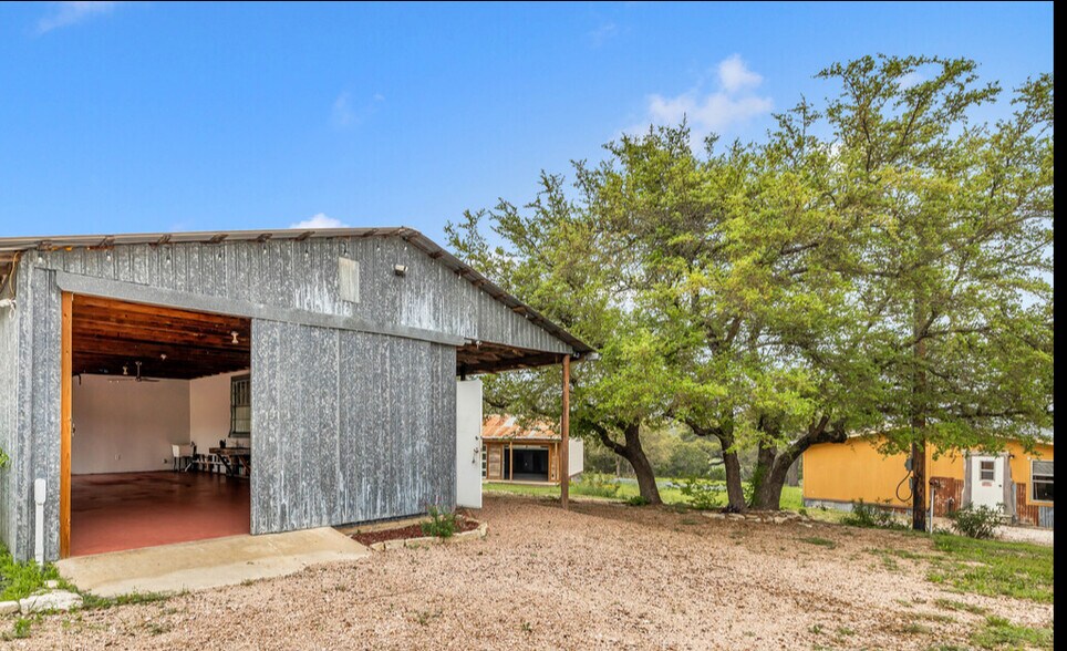 More Photos Of 123 Rocky Rd, Hye Storefront Retail Residential For Sale