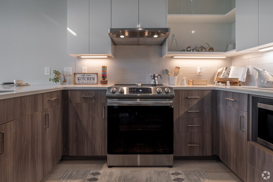 More Photos Of 2461 W 25th St, Cleveland Apartments For Lease