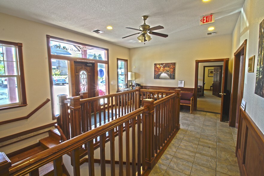 More Photos Of 360 NW Vermont St, Bend Office Residential For Lease