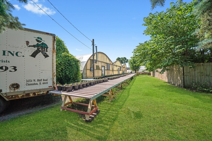 More Photos Of 7117 S Roberts Rd, Bridgeview Garden Center For Sale