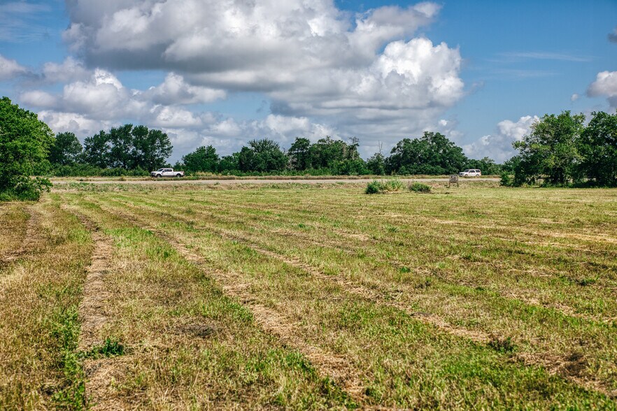 More Photos Of TBD FM 60, Snook Land For Sale