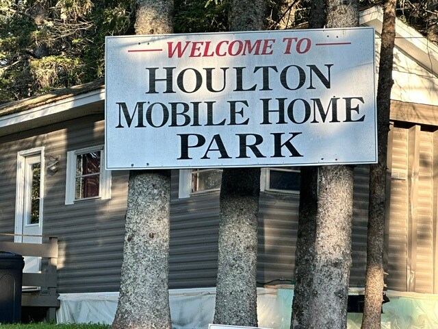 More Photos Of 3 1st St, Houlton Manufactured Housing Mobile Home Park For Sale