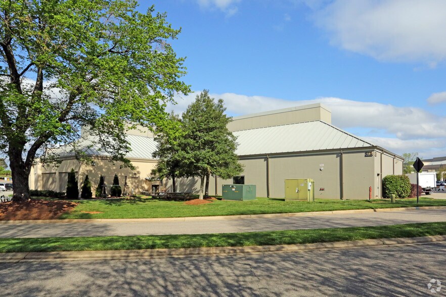 More Photos Of 575 New Waverly Pl, Cary General Retail For Lease