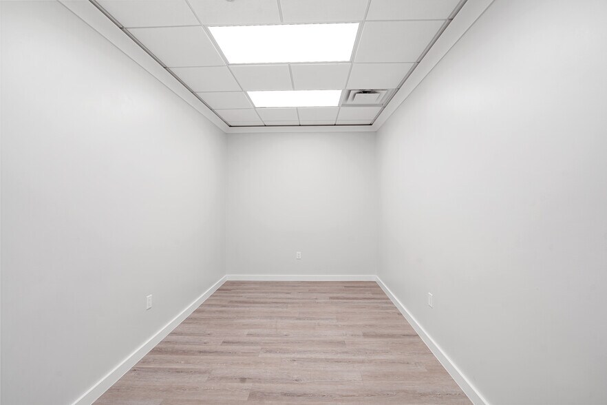 More Photos Of 550 Heights Blvd, Houston Freestanding For Lease