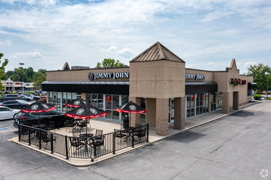 More Photos Of 1133A-1135 Oak Ridge Tpke, Oak Ridge Freestanding For Lease