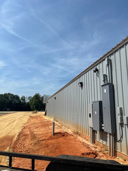 More Photos Of 18375 State Highway 104, Robertsdale General Retail For Sale