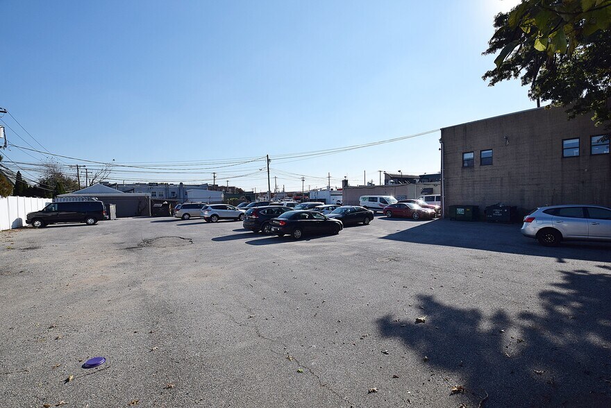 More Photos Of 3259-3275 Hempstead Tpke, Levittown Unknown For Lease