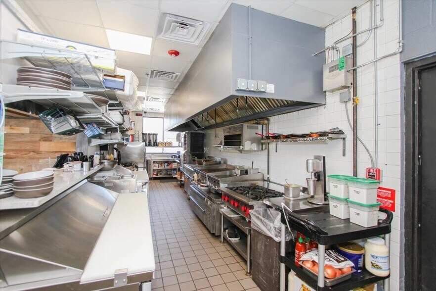 More Photos Of 720 E Rand Rd, Mount Prospect Fast Food For Sale