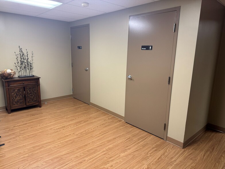 More Photos Of 2709 McGraw Dr, Bloomington Office Residential For Sale