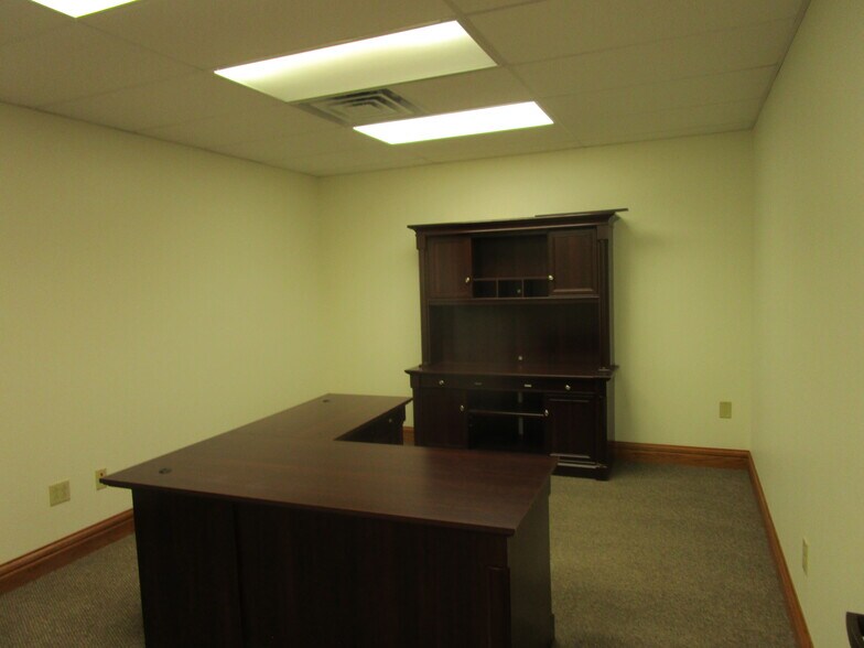 More Photos Of 1807 E Mary St, Garden City Office For Lease