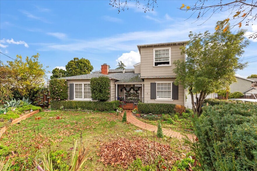 More Photos Of 20324 Forest Ave, Castro Valley Apartments For Sale