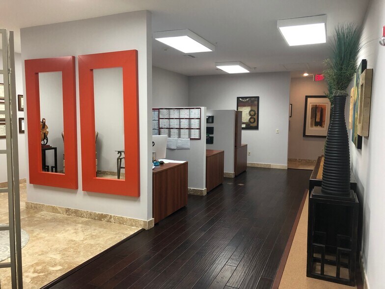 More Photos Of 714 Manatee Ave E, Bradenton Medical For Lease