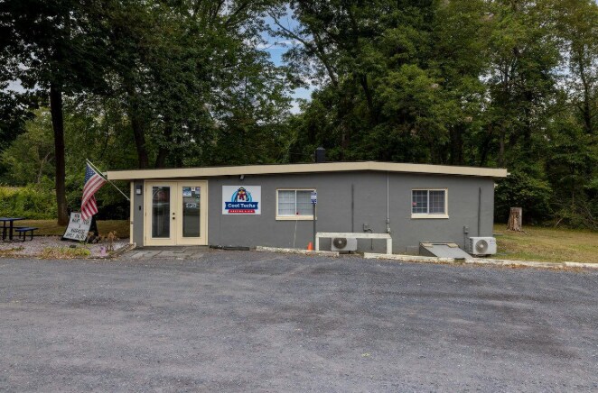 More Photos Of 5223 John Marshall Hwy, Linden Flex For Lease