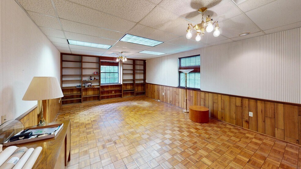 More Photos Of 25 Insurance Way, Ona Office For Sale