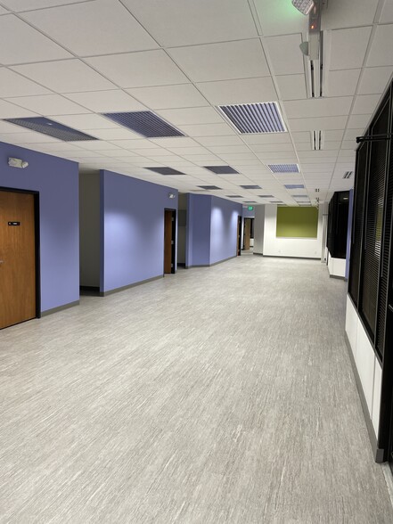 More Photos Of 21455 Melrose Ave, Southfield Unknown For Lease