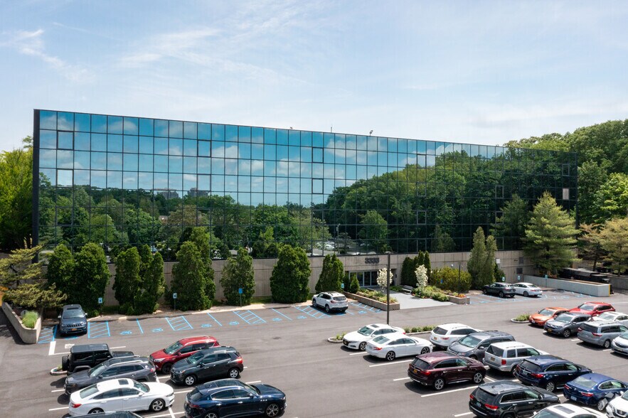 More Photos Of 3333 New Hyde Park Rd, New Hyde Park Unknown For Lease