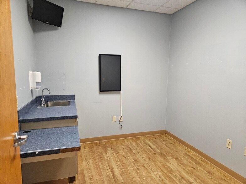 More Photos Of 2459 Emerald Pl, Greenville Medical For Sale