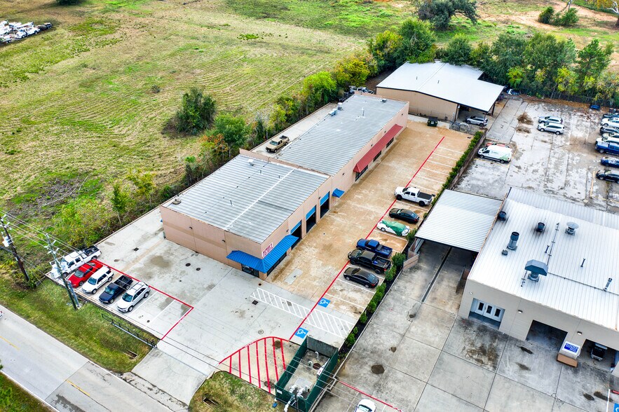 More Photos Of 1599 Hicks St, Tomball Storefront For Lease