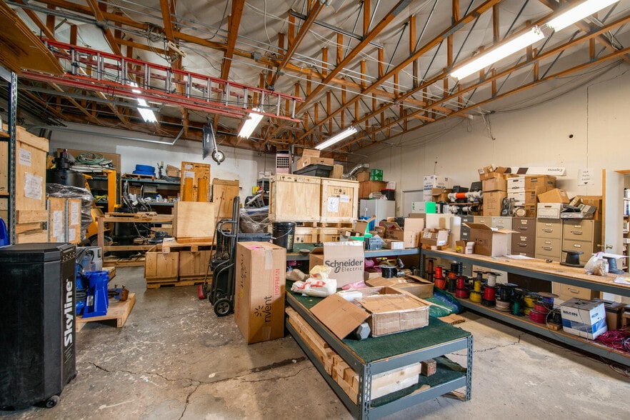 More Photos Of 2900-2912 S West Temple, Salt Lake City Light Manufacturing For Lease